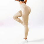 Charger l'image dans la galerie, Femme portant le legging sculptant 3D Zafora beige avec lignes 3D sur fessier et cuisses
